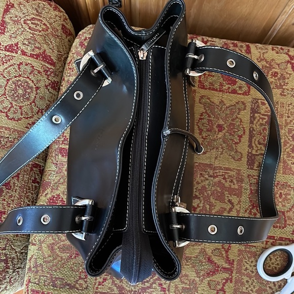 🌺 FREDERIC PARIS; Beautiful Black Leather Medium-Sized Handbag in GREAT Shape!! - Picture 14 of 16